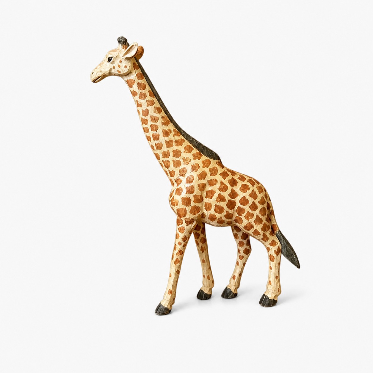 Figura de jirafa de madera pintada a mano (vista completa del producto)